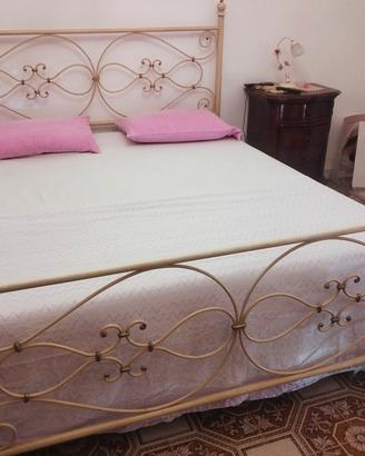 letto matrimoniale in feltro battuto 