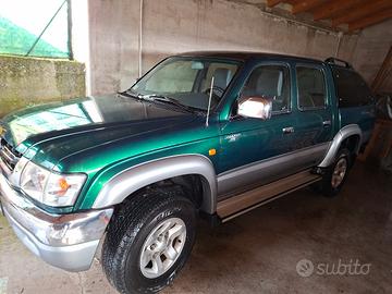 Toyota Hilux 4x4 2500 turbodiesel common rail