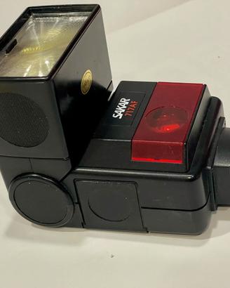 Flash esterno SAKAR 717AF con Testa Basculante per