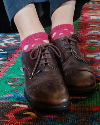 Scarpe con lacci marroni stile vintage