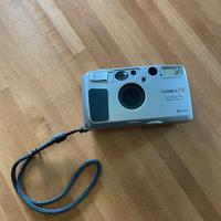 Yashica T5  Zeiss Tessar