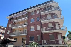 Appartamento di 95 m² con 3 locali e box auto a Ca