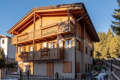 4 LOCALI A TRE VILLE