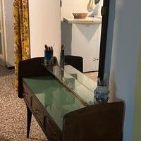Mobiletto da toeletta