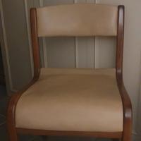 Sedia design in legno curvato