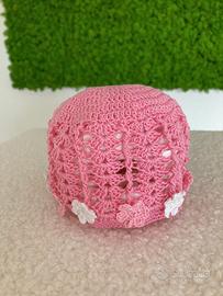 Cappellino da neonato lavorazione uncinetto a mano