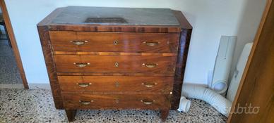 Cassettiera d'epoca con piano in marmo
