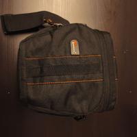 Stupenda borsa per macchina fotografica Lowepro