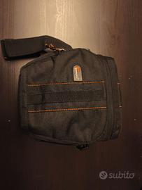 Stupenda borsa per macchina fotografica Lowepro