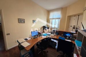 Trivano uso ufficio, anche cambio destinazione uso