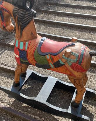 cavallo a dondolo