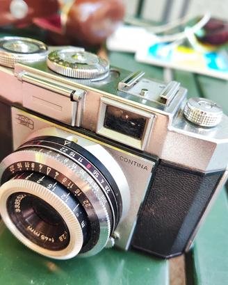 Macchina fotografica vintage Zeiss Ikon Contina
