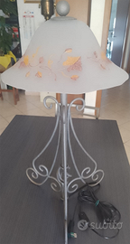 Lampada da tavolo in ferro battuto