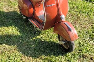 Piaggio Vespa TS 125 Kadmandu conservata