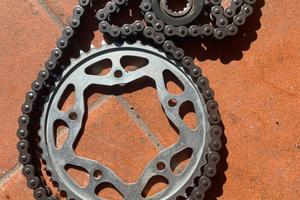 Corona pignone e catena mt-09 2024