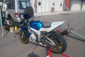 Ricambi r6 anno 2001