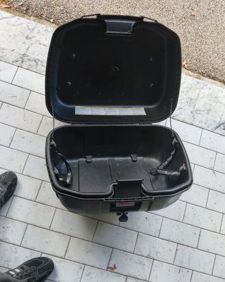 bauletto GIVI 52 litri con portapacchi 