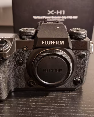 Fujifilm X-H1 - Mirrorless APS-C  24,3MP