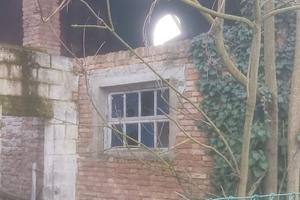 Casale Frati con terreno 19728 mq. Castell'Arquato