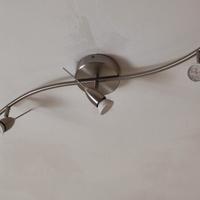 Lampadario con faretti orientabili