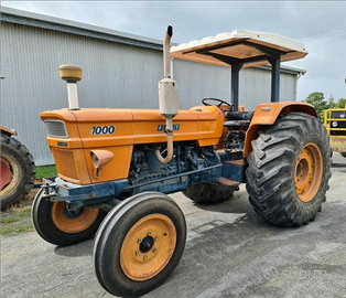 Trattore agricolo gommato FIAT 1000