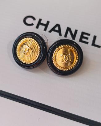 Orecchini bottone Chanel nero e gold