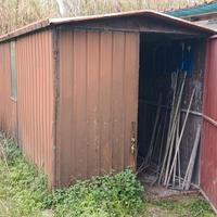 casetta in lamiera da rivedere