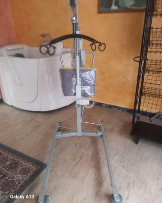 sollevatore eletteifo modello  invacare