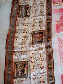 foulard con riproduzione di canto Gregoriano 