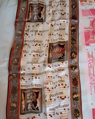 foulard con riproduzione di canto Gregoriano 