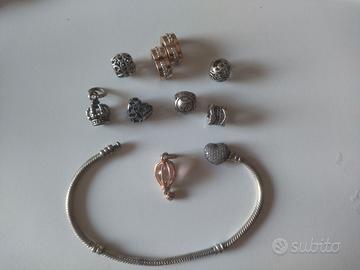 Bracciale e charm Pandora