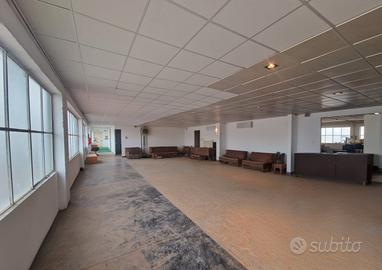 Padova - zona industriale est - magazzino/showroom