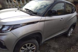 auto Mahindra Kuv