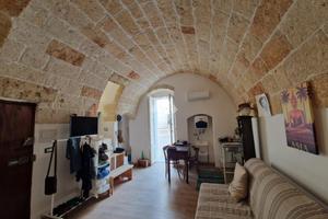 2 LOCALI A POLIGNANO A MARE