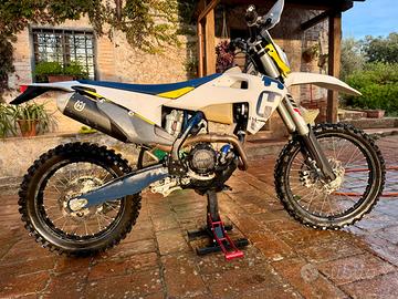 Moto Enduro Husqvarna FE 350