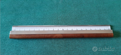 Fermacarte in acciaio con inserto in radica