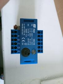 Alimentatore lineare AC 220/230/240 a DC 24V 1 Amp