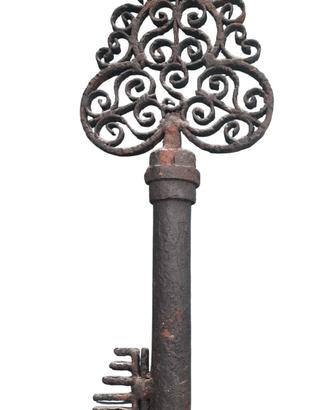 Chiave grande  antica in ferro battuto misure 38x1