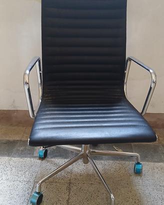Aluminium Chair EA 119 Charles  Ray Eames
_Replica