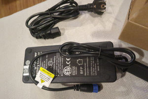 Caricatore batteria fuoribordo e-propulsion