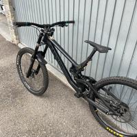 Bicicletta downhill canyon sender AL 27,5