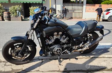 Yamaha V-max 1200 