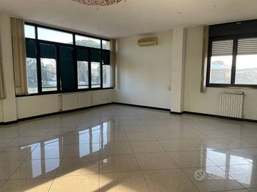 Immobile di 102 m² a Imola
