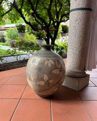 Vaso grande decorato in terracotta