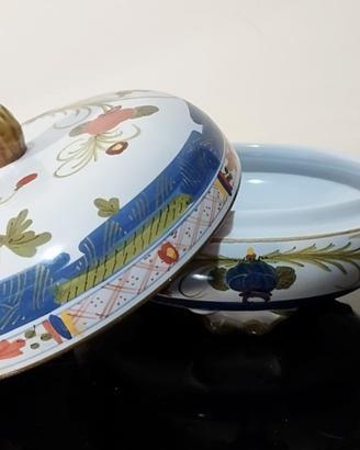 Zuppiera/Vaso con coperchio su tre piedi, Faenza