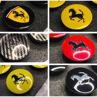 Nuovo" Tappi copri mozzo Ferrari