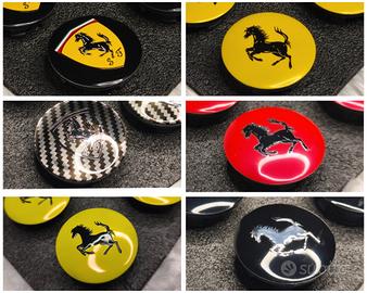 Nuovo" Tappi copri mozzo Ferrari
