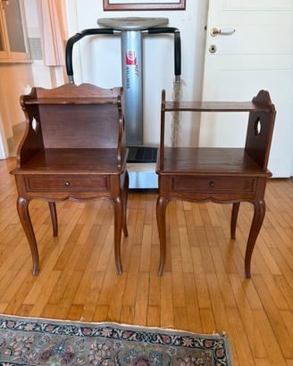 Coppia di Comodini Vintage in Legno