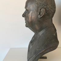 Busto firmato da Vicente Beltrán Grimal