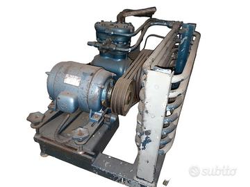 Compressore A Cinghie Storico - Antico